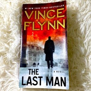 THE LAST MAN - A NOVEL - VINCE FLYNN Paperback POLITICAL THRILLER EUC